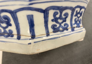 A Chinese blue and white 'cranes' vase, Jiajing